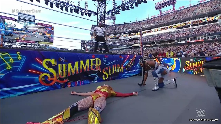 WWE_SummerSlam_2022_720p_WEB_h264-HEEL_mp4_001242120.jpg