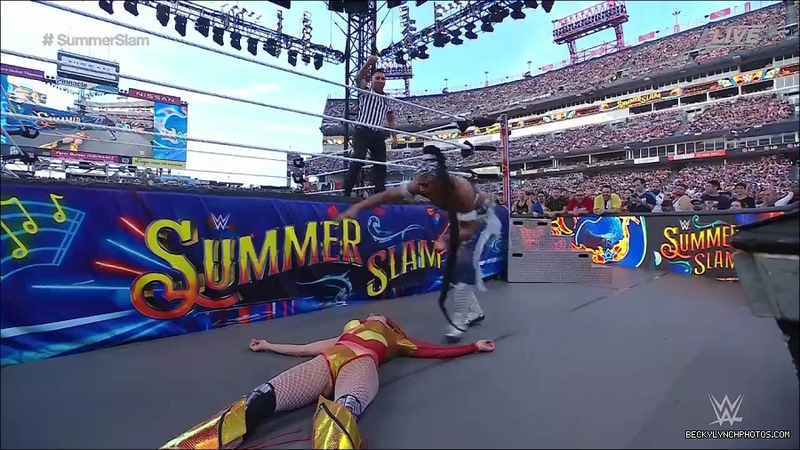 WWE_SummerSlam_2022_720p_WEB_h264-HEEL_mp4_001244120.jpg