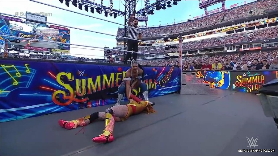 WWE_SummerSlam_2022_720p_WEB_h264-HEEL_mp4_001246920.jpg
