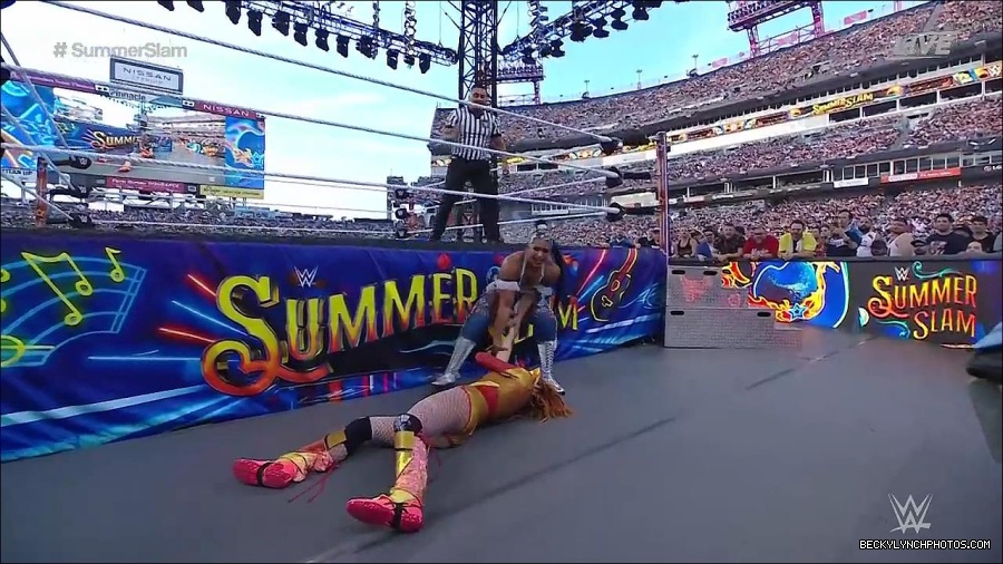 WWE_SummerSlam_2022_720p_WEB_h264-HEEL_mp4_001247320.jpg