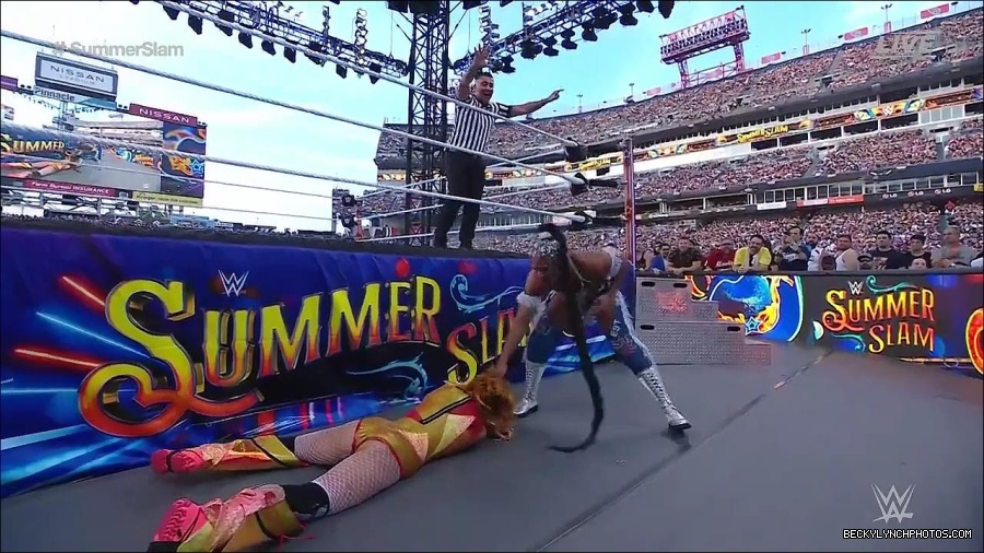 WWE_SummerSlam_2022_720p_WEB_h264-HEEL_mp4_001252520.jpg