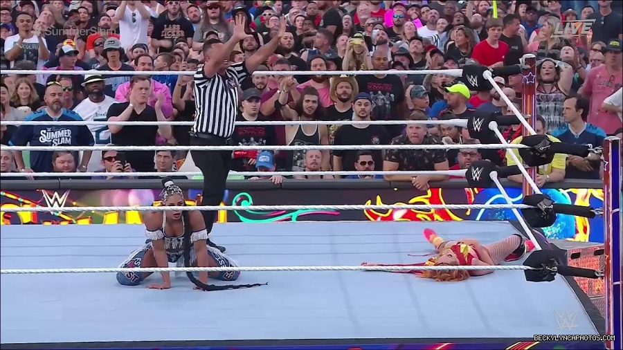 WWE_SummerSlam_2022_720p_WEB_h264-HEEL_mp4_001262120.jpg