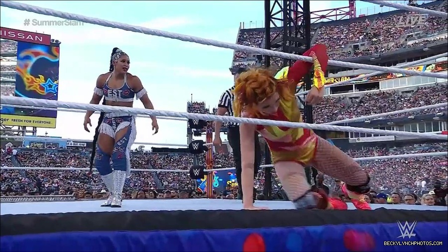 WWE_SummerSlam_2022_720p_WEB_h264-HEEL_mp4_001283320.jpg