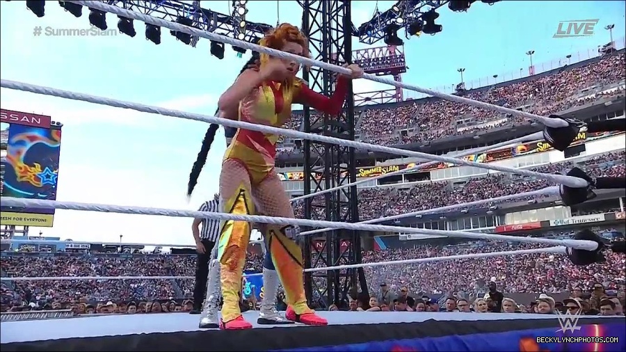 WWE_SummerSlam_2022_720p_WEB_h264-HEEL_mp4_001286920.jpg
