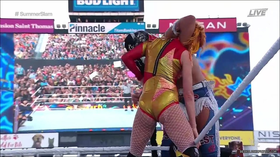 WWE_SummerSlam_2022_720p_WEB_h264-HEEL_mp4_001334920.jpg