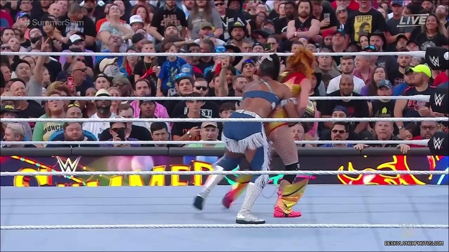 WWE_SummerSlam_2022_720p_WEB_h264-HEEL_mp4_001406120.jpg