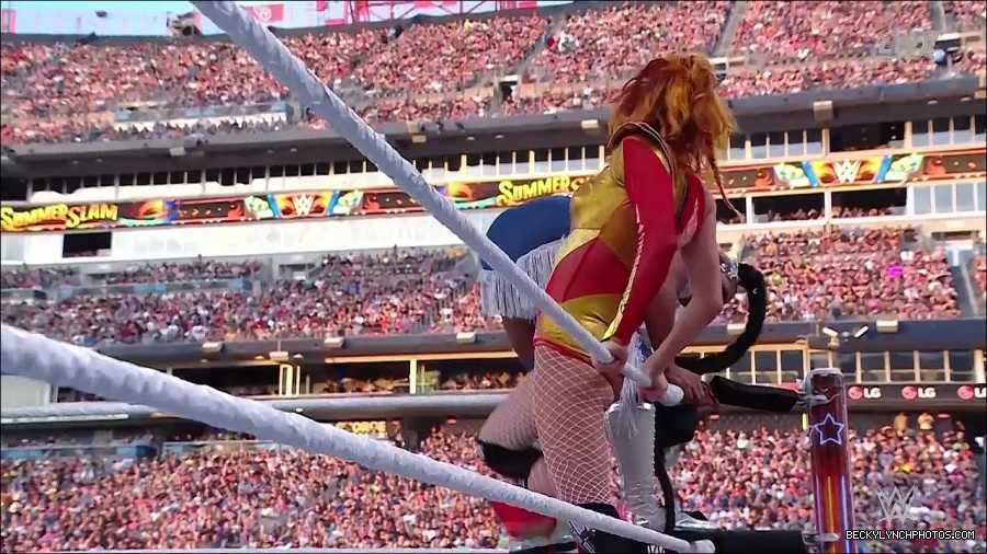 WWE_SummerSlam_2022_720p_WEB_h264-HEEL_mp4_001416120.jpg