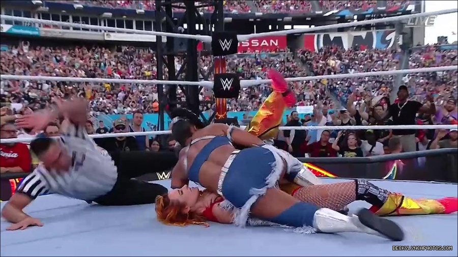 WWE_SummerSlam_2022_720p_WEB_h264-HEEL_mp4_001436520.jpg