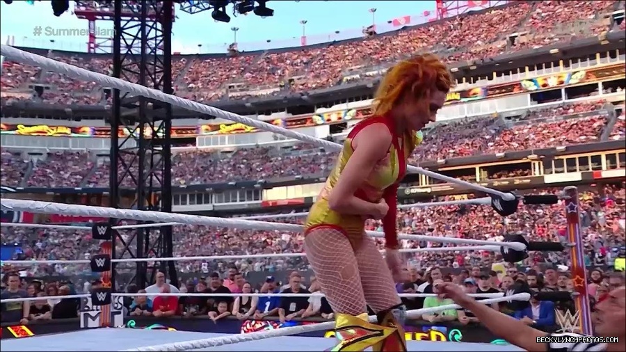 WWE_SummerSlam_2022_720p_WEB_h264-HEEL_mp4_001576020.jpg