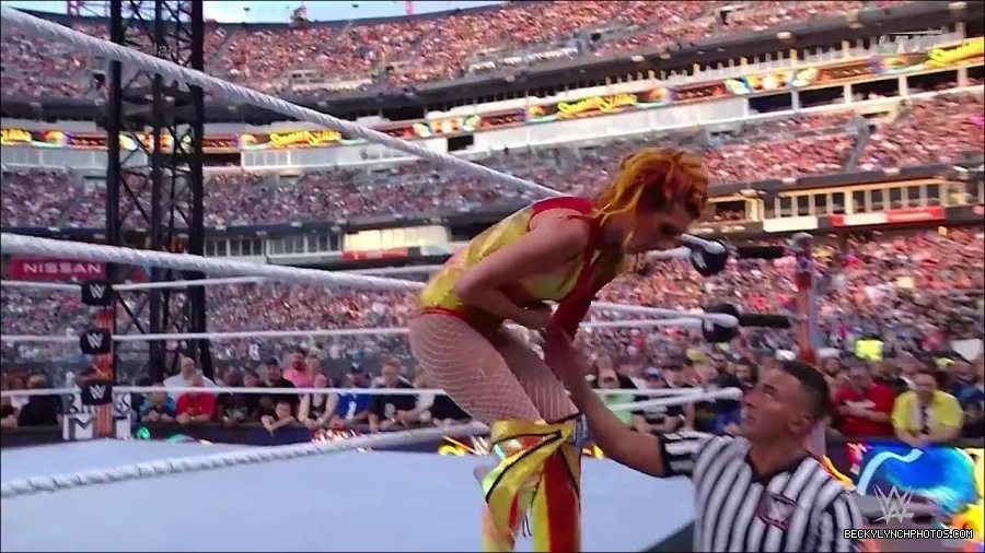 WWE_SummerSlam_2022_720p_WEB_h264-HEEL_mp4_001576420.jpg