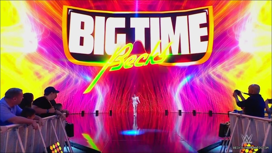 WWE_Monday_Night_RAW_2022_07_25_720p_HDTV_x264-Star_mkv_004370650.jpg