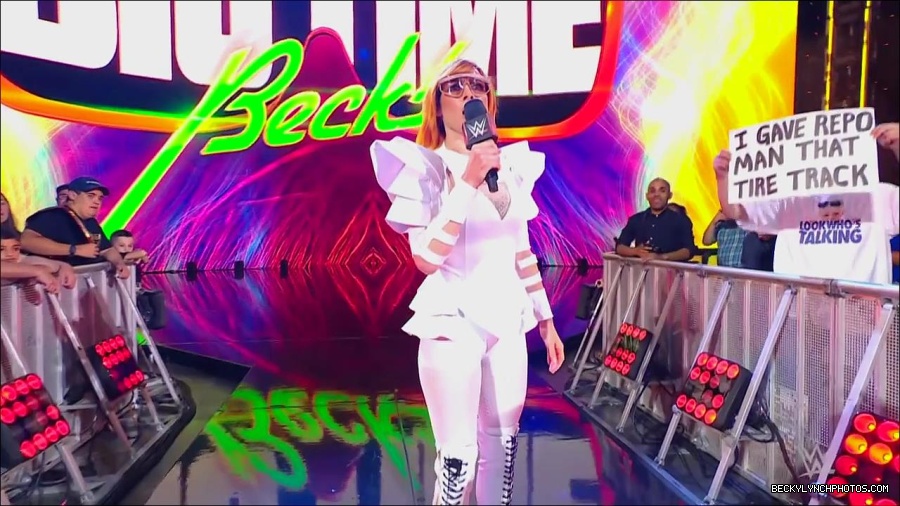 WWE_Monday_Night_RAW_2022_07_25_720p_HDTV_x264-Star_mkv_004384650.jpg