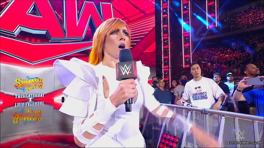 WWE_Monday_Night_RAW_2022_07_25_720p_HDTV_x264-Star_mkv_004387450.jpg