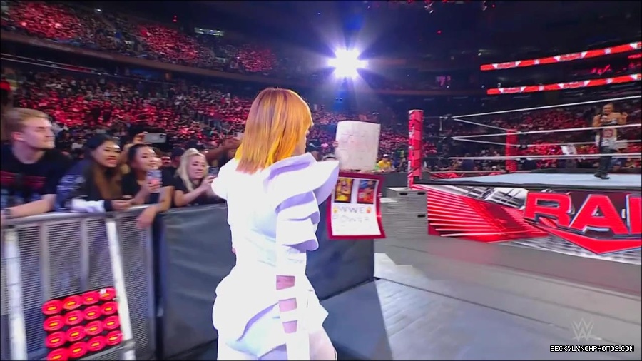 WWE_Monday_Night_RAW_2022_07_25_720p_HDTV_x264-Star_mkv_004391050.jpg