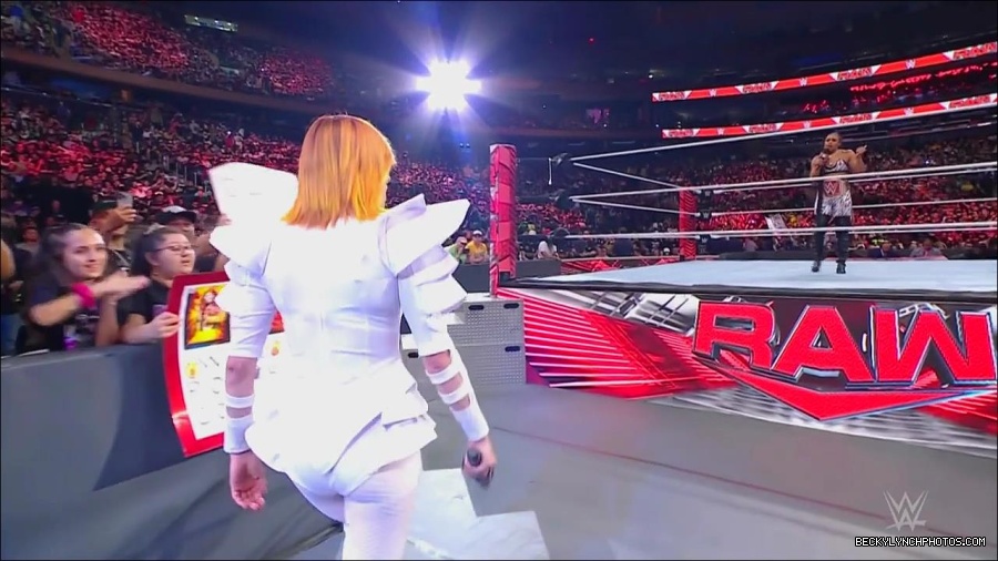 WWE_Monday_Night_RAW_2022_07_25_720p_HDTV_x264-Star_mkv_004392650.jpg