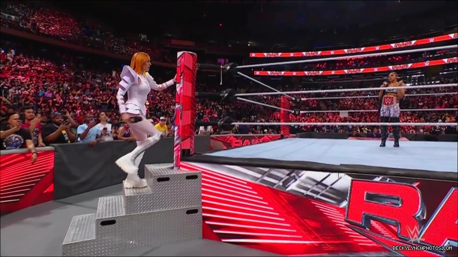 WWE_Monday_Night_RAW_2022_07_25_720p_HDTV_x264-Star_mkv_004397450.jpg