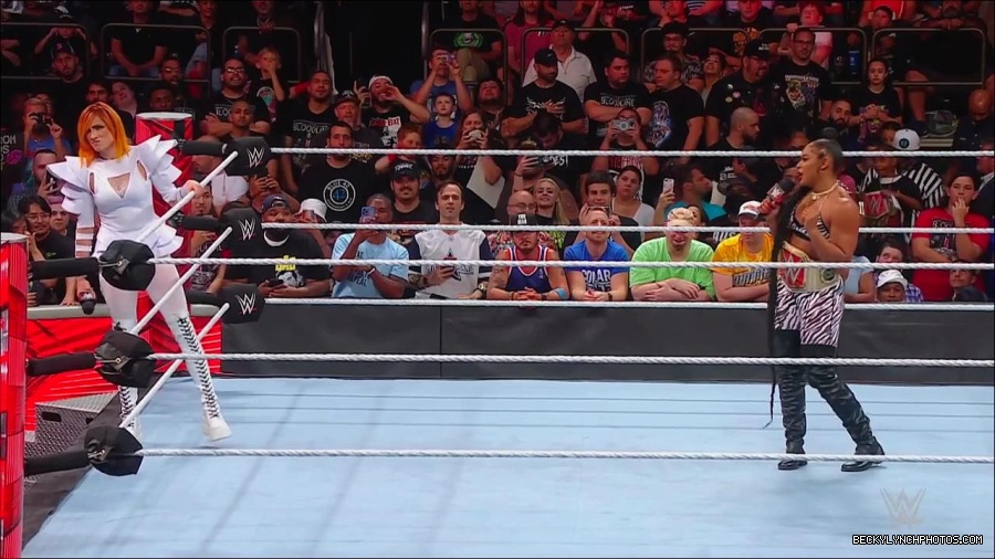 WWE_Monday_Night_RAW_2022_07_25_720p_HDTV_x264-Star_mkv_004407050.jpg