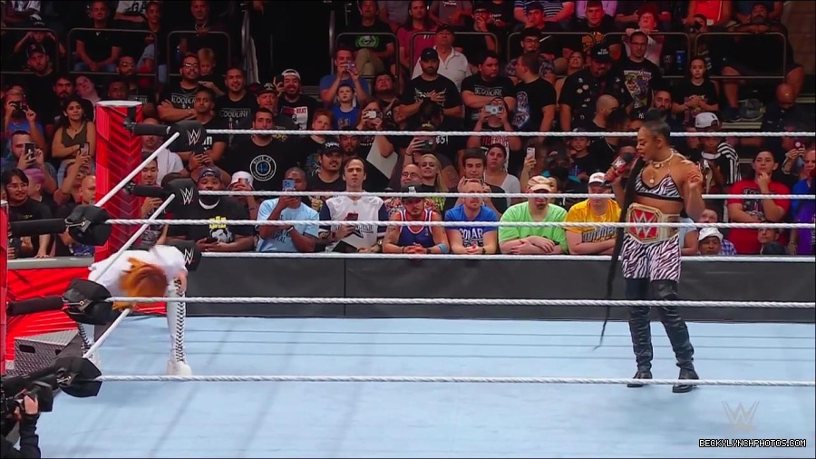 WWE_Monday_Night_RAW_2022_07_25_720p_HDTV_x264-Star_mkv_004408650.jpg