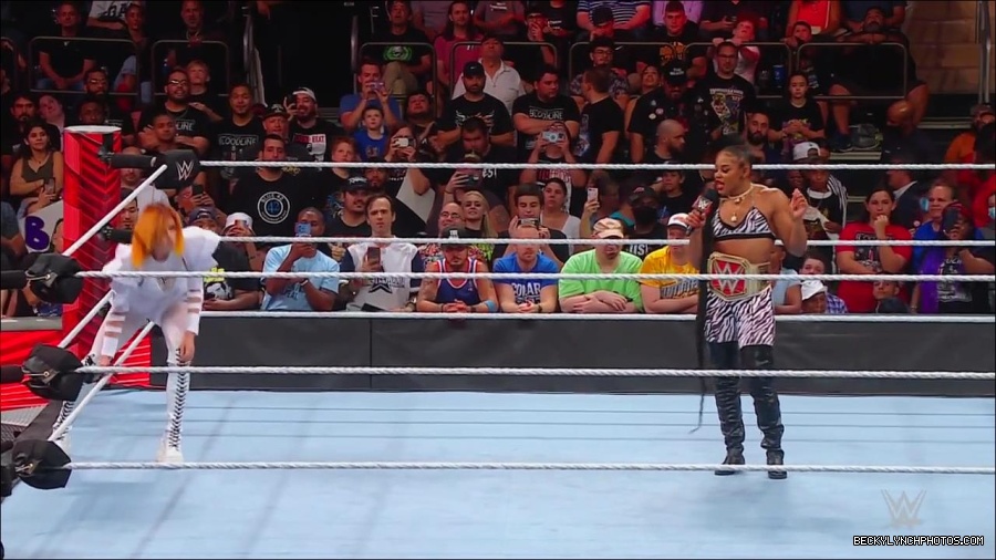 WWE_Monday_Night_RAW_2022_07_25_720p_HDTV_x264-Star_mkv_004409450.jpg
