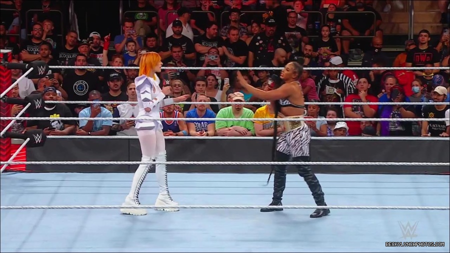 WWE_Monday_Night_RAW_2022_07_25_720p_HDTV_x264-Star_mkv_004413850.jpg
