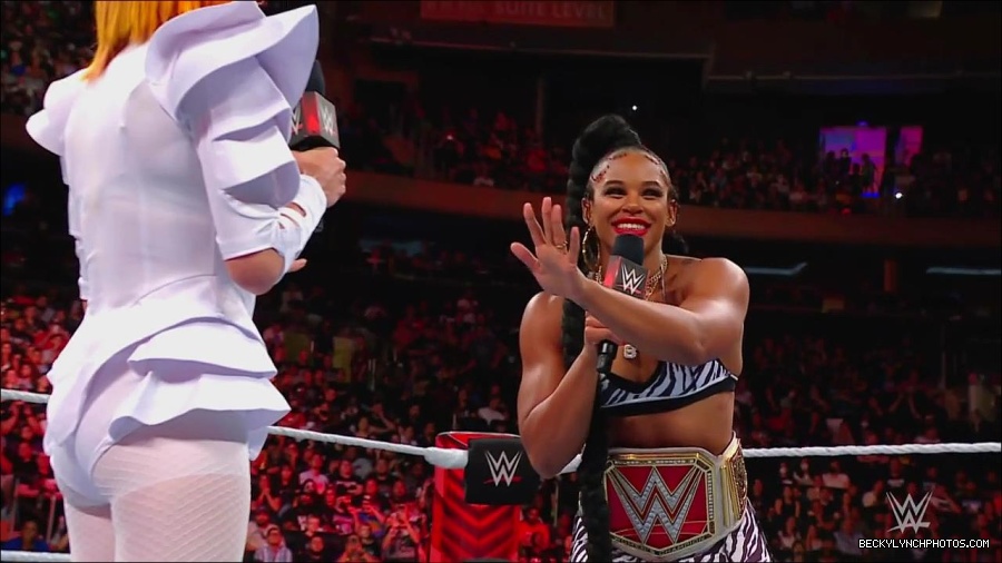 WWE_Monday_Night_RAW_2022_07_25_720p_HDTV_x264-Star_mkv_004415050.jpg