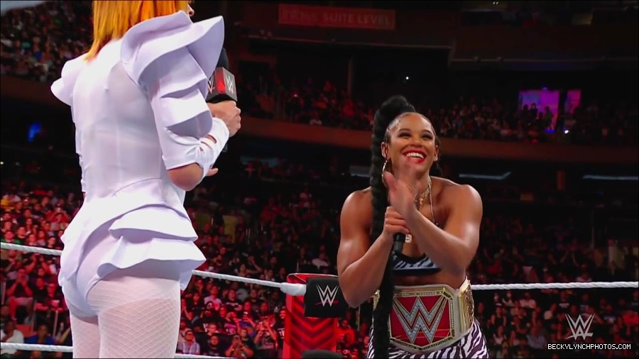 WWE_Monday_Night_RAW_2022_07_25_720p_HDTV_x264-Star_mkv_004415450.jpg
