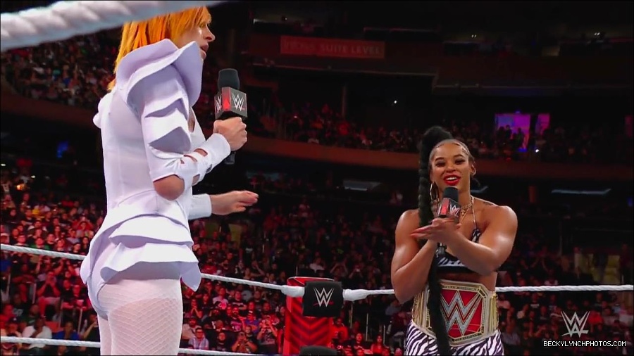 WWE_Monday_Night_RAW_2022_07_25_720p_HDTV_x264-Star_mkv_004416250.jpg