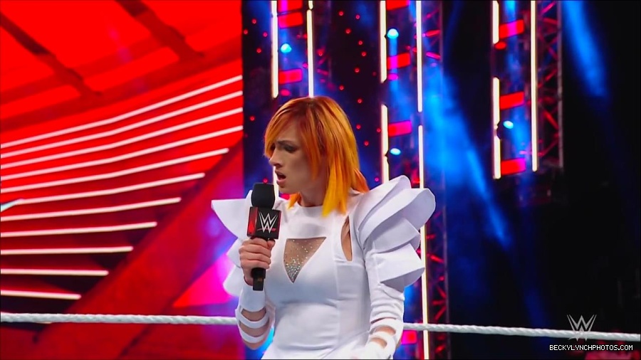 WWE_Monday_Night_RAW_2022_07_25_720p_HDTV_x264-Star_mkv_004417050.jpg