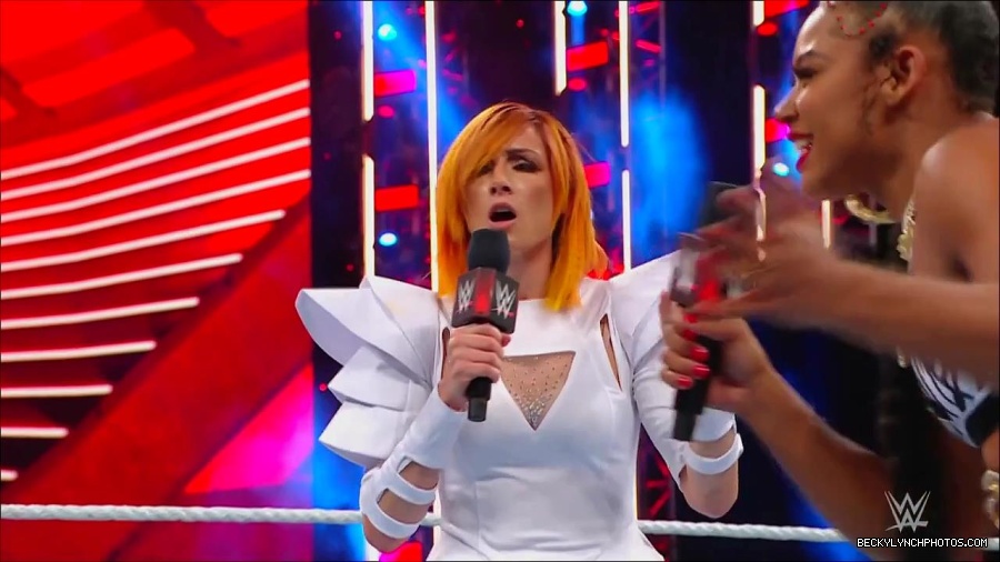 WWE_Monday_Night_RAW_2022_07_25_720p_HDTV_x264-Star_mkv_004421050.jpg