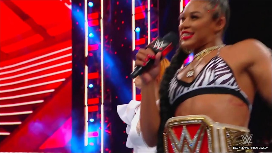 WWE_Monday_Night_RAW_2022_07_25_720p_HDTV_x264-Star_mkv_004421850.jpg