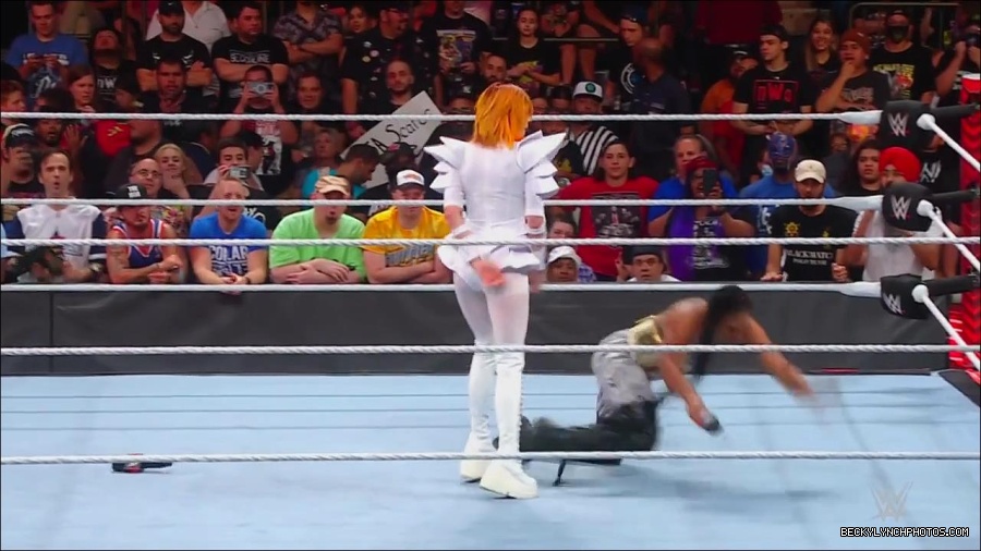 WWE_Monday_Night_RAW_2022_07_25_720p_HDTV_x264-Star_mkv_004423850.jpg