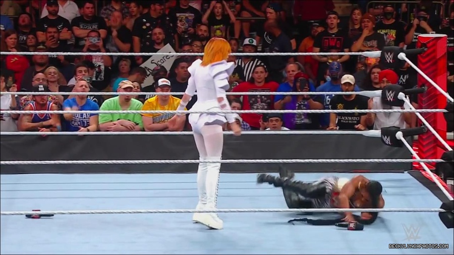 WWE_Monday_Night_RAW_2022_07_25_720p_HDTV_x264-Star_mkv_004424250.jpg