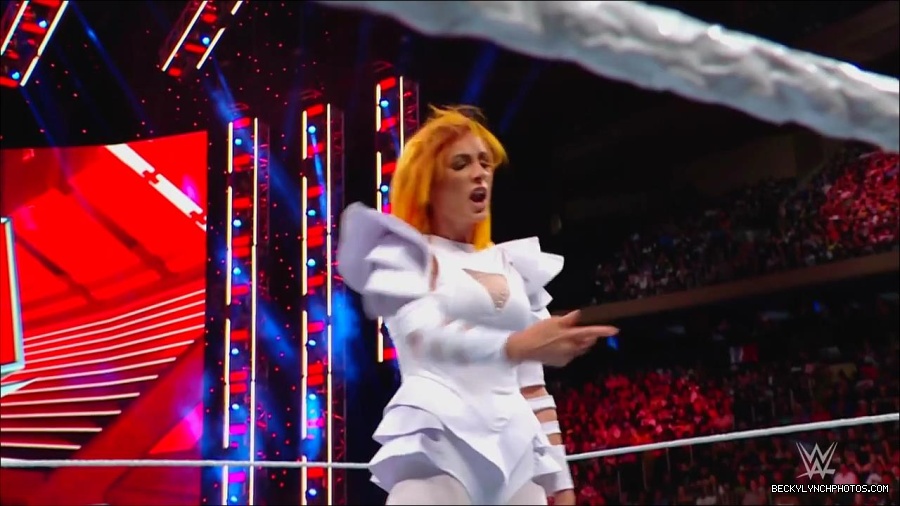 WWE_Monday_Night_RAW_2022_07_25_720p_HDTV_x264-Star_mkv_004426650.jpg