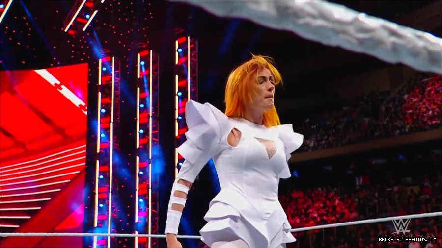 WWE_Monday_Night_RAW_2022_07_25_720p_HDTV_x264-Star_mkv_004427050.jpg