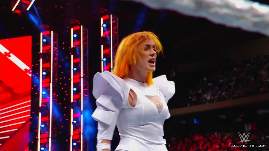 WWE_Monday_Night_RAW_2022_07_25_720p_HDTV_x264-Star_mkv_004429050.jpg