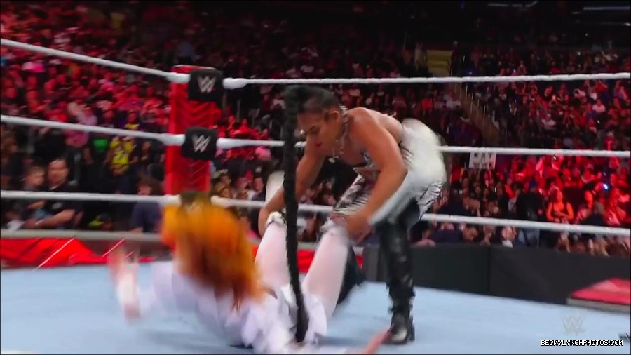 WWE_Monday_Night_RAW_2022_07_25_720p_HDTV_x264-Star_mkv_004430250.jpg