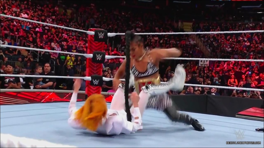 WWE_Monday_Night_RAW_2022_07_25_720p_HDTV_x264-Star_mkv_004430650.jpg