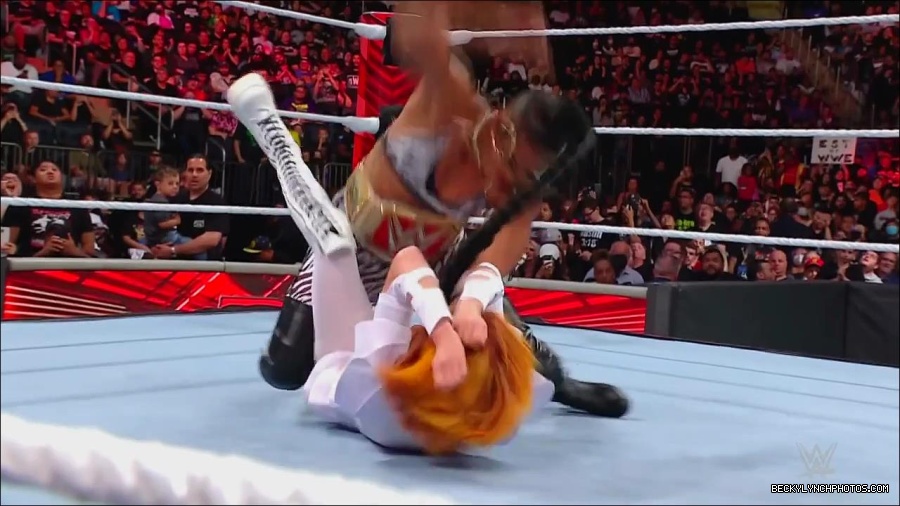 WWE_Monday_Night_RAW_2022_07_25_720p_HDTV_x264-Star_mkv_004432250.jpg