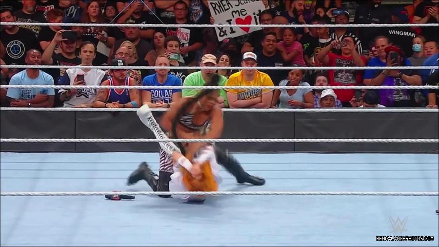 WWE_Monday_Night_RAW_2022_07_25_720p_HDTV_x264-Star_mkv_004433850.jpg