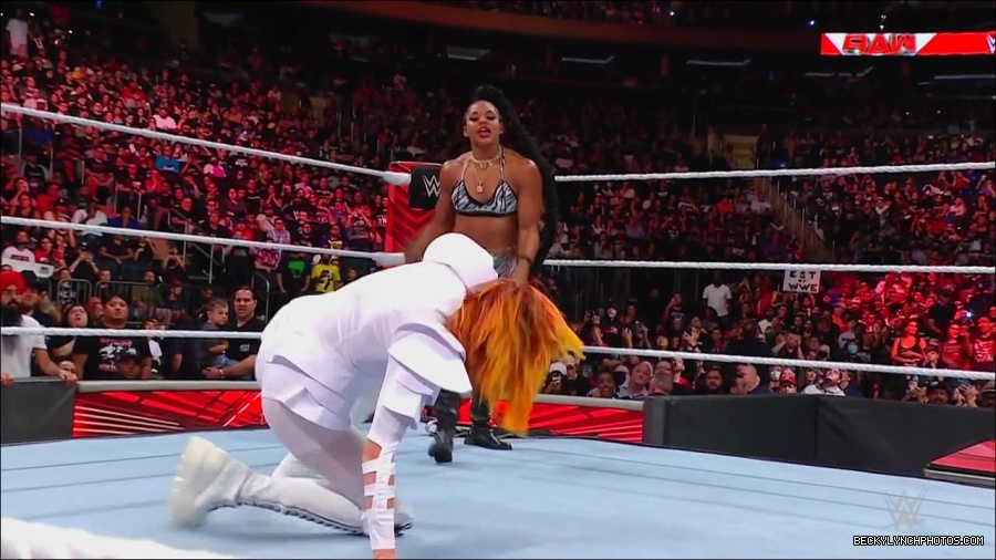 WWE_Monday_Night_RAW_2022_07_25_720p_HDTV_x264-Star_mkv_004437450.jpg