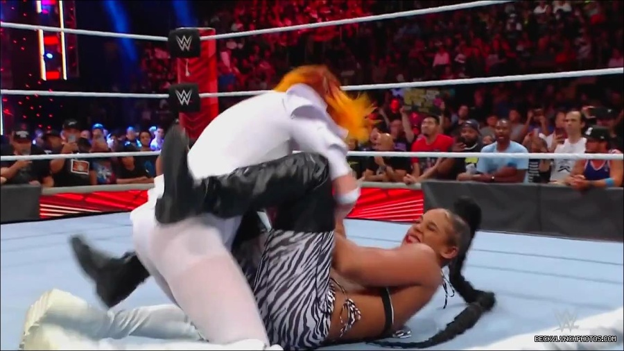 WWE_Monday_Night_RAW_2022_07_25_720p_HDTV_x264-Star_mkv_004442250.jpg