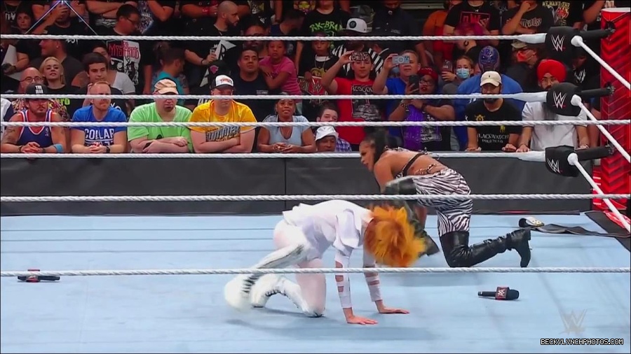 WWE_Monday_Night_RAW_2022_07_25_720p_HDTV_x264-Star_mkv_004444250.jpg
