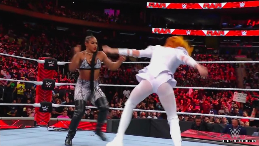 WWE_Monday_Night_RAW_2022_07_25_720p_HDTV_x264-Star_mkv_004445450.jpg