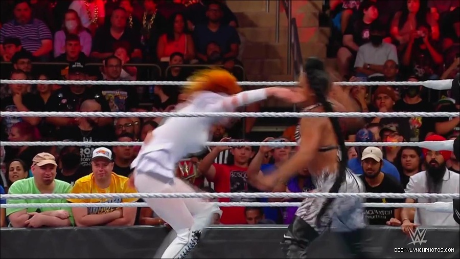 WWE_Monday_Night_RAW_2022_07_25_720p_HDTV_x264-Star_mkv_004452250.jpg