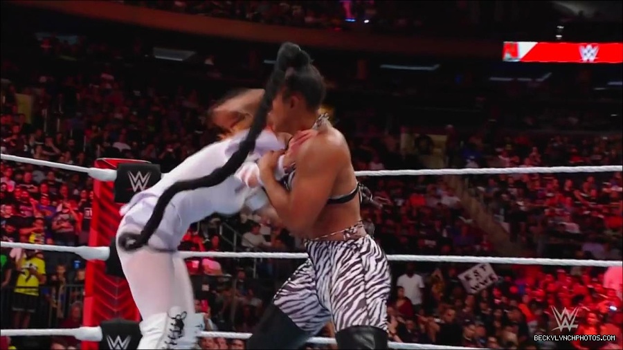 WWE_Monday_Night_RAW_2022_07_25_720p_HDTV_x264-Star_mkv_004455050.jpg