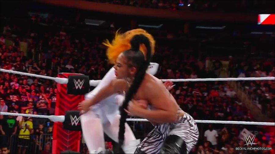 WWE_Monday_Night_RAW_2022_07_25_720p_HDTV_x264-Star_mkv_004455450.jpg