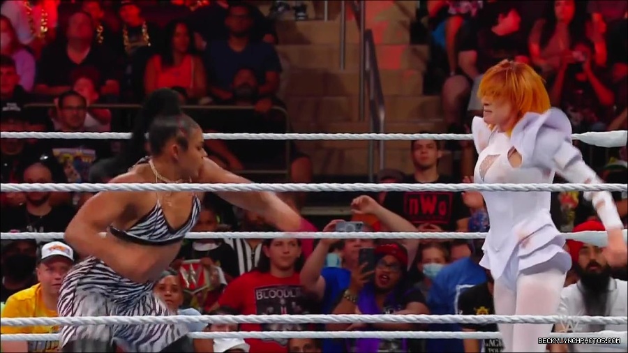 WWE_Monday_Night_RAW_2022_07_25_720p_HDTV_x264-Star_mkv_004456650.jpg