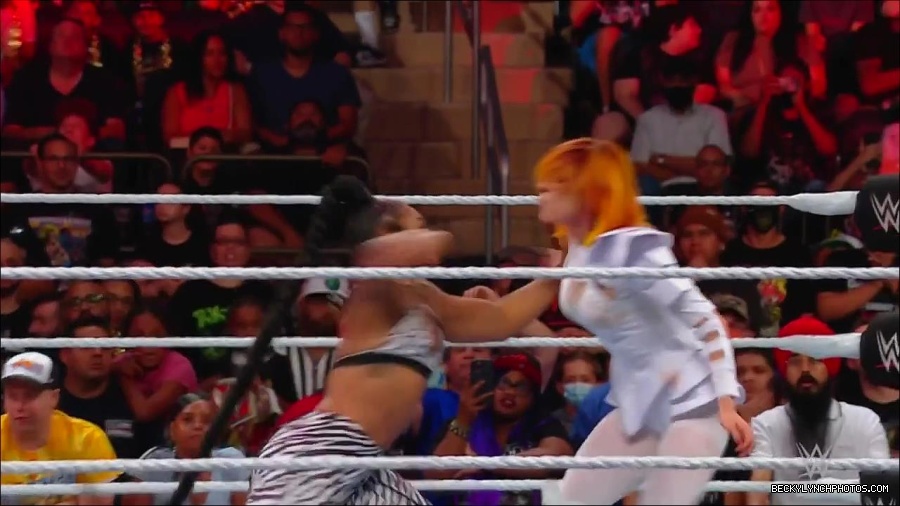 WWE_Monday_Night_RAW_2022_07_25_720p_HDTV_x264-Star_mkv_004457050.jpg