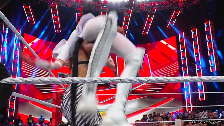 WWE_Monday_Night_RAW_2022_07_25_720p_HDTV_x264-Star_mkv_004462250.jpg