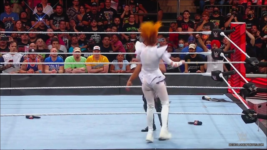 WWE_Monday_Night_RAW_2022_07_25_720p_HDTV_x264-Star_mkv_004465450.jpg